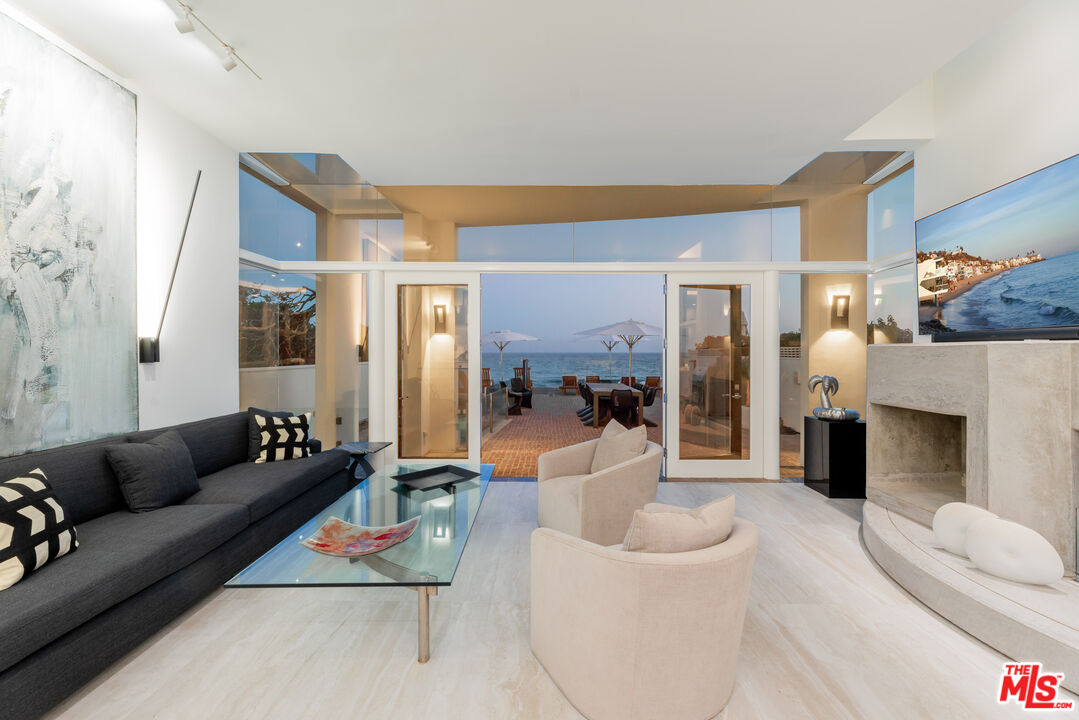 Malibu, California, 90265, United States, 4 Bedrooms Bedrooms, ,6 BathroomsBathrooms,Residential,For Sale,1912115