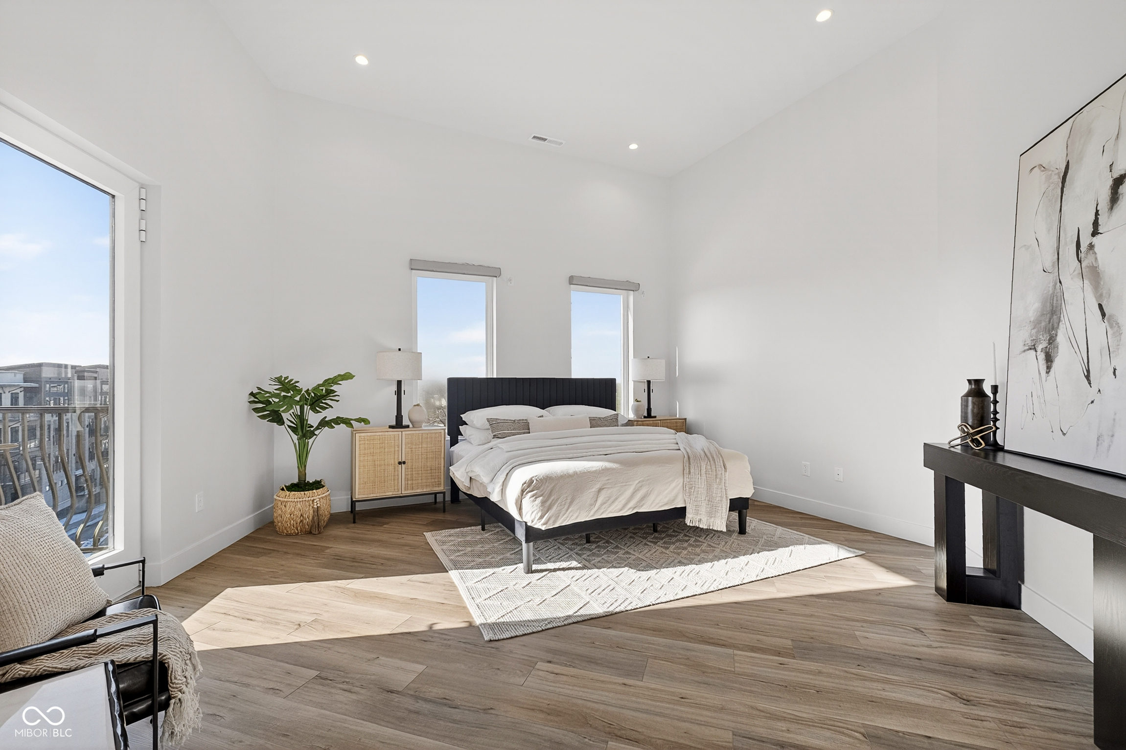 Carmel, Indiana, 46032, United States, 2 Bedrooms Bedrooms, ,3 BathroomsBathrooms,Residential,For Sale,1981116