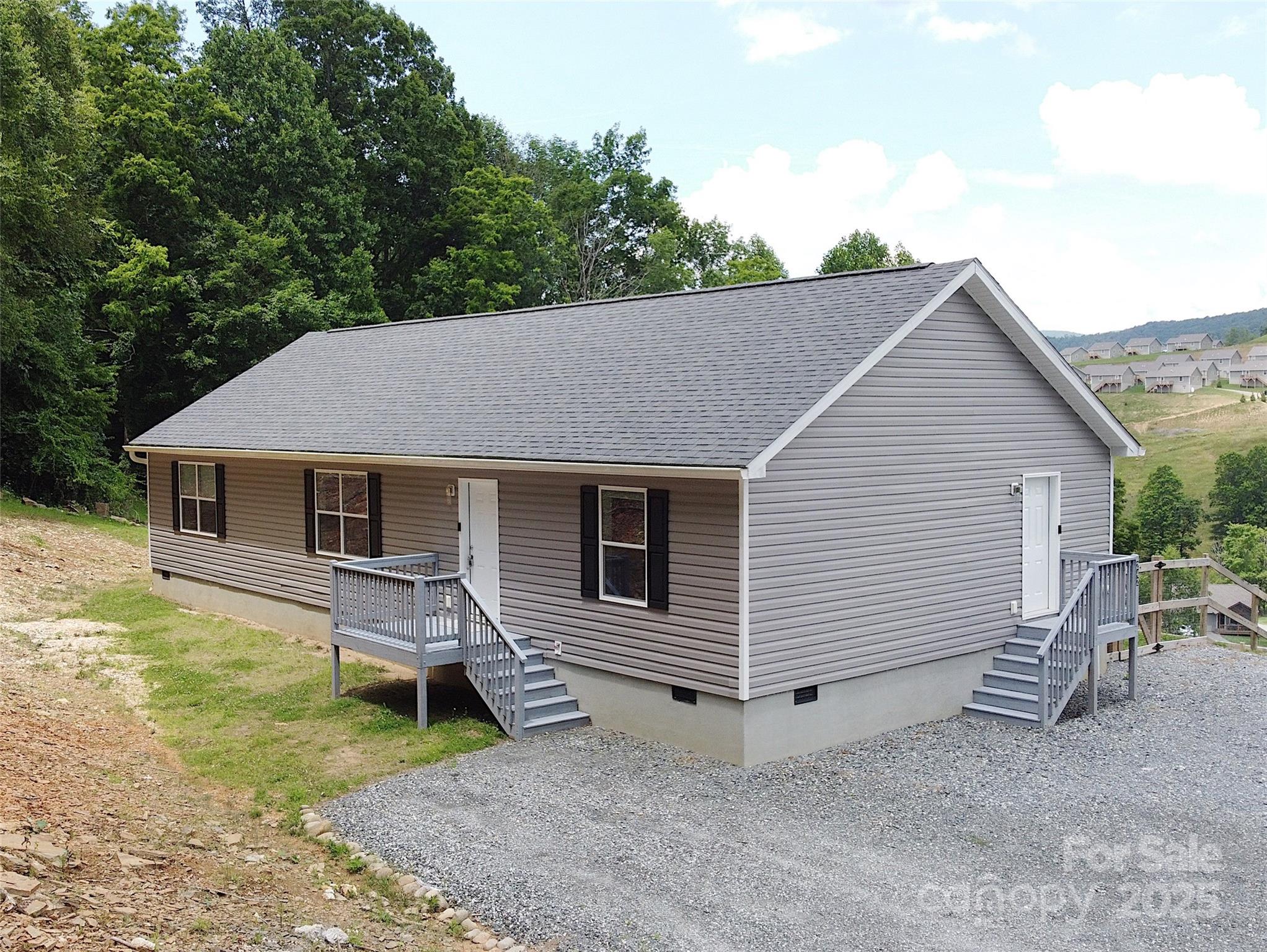 Hickory Heights Dr, Boone, NC 28607