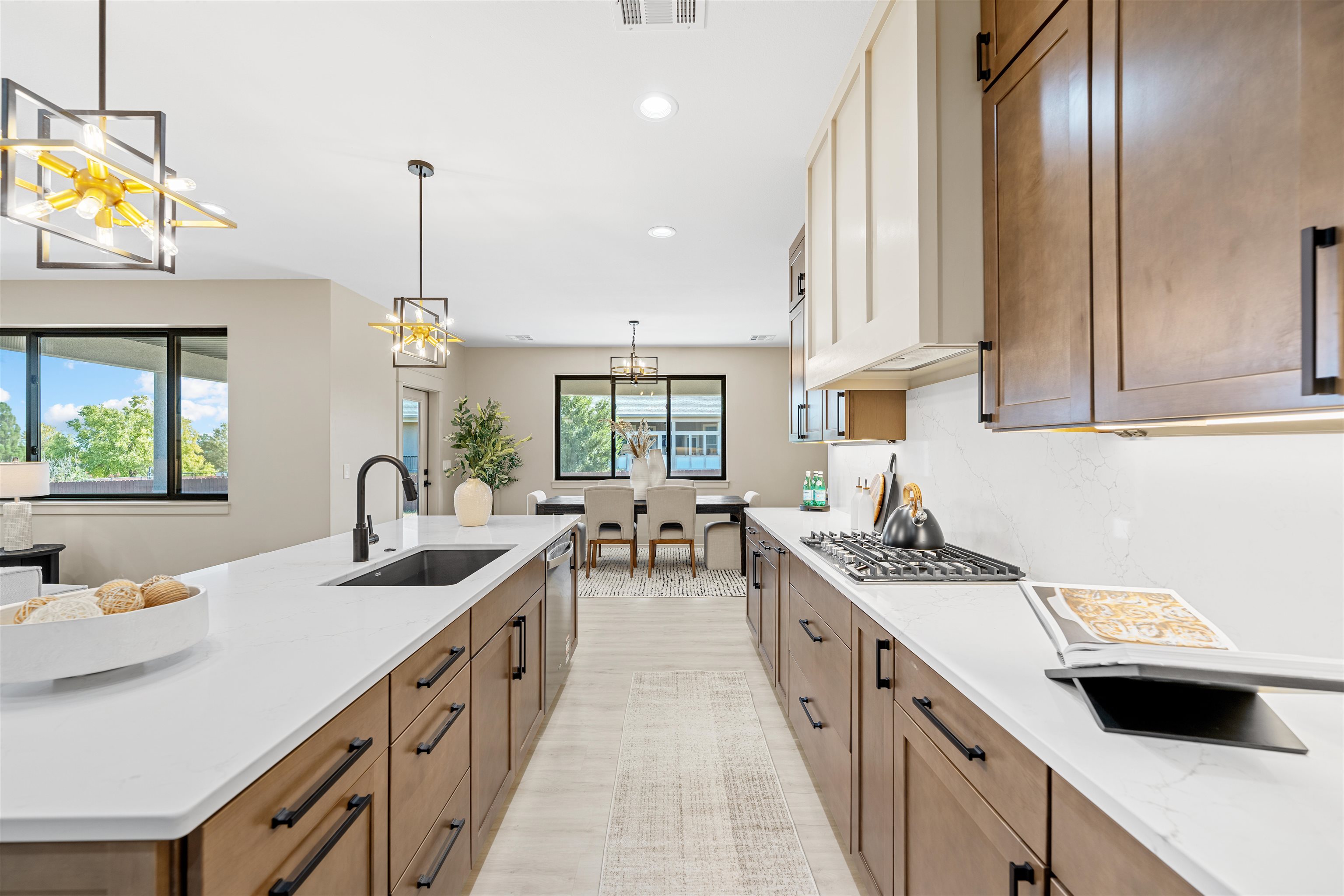 Salina, Kansas, 67401, United States, 3 Bedrooms Bedrooms, ,3 BathroomsBathrooms,Residential,For Sale,1956761