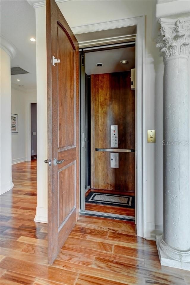 CLEARWATER BEACH, Florida, 33767, United States, 5 Bedrooms Bedrooms, ,6 BathroomsBathrooms,Residential,For Sale,1977061