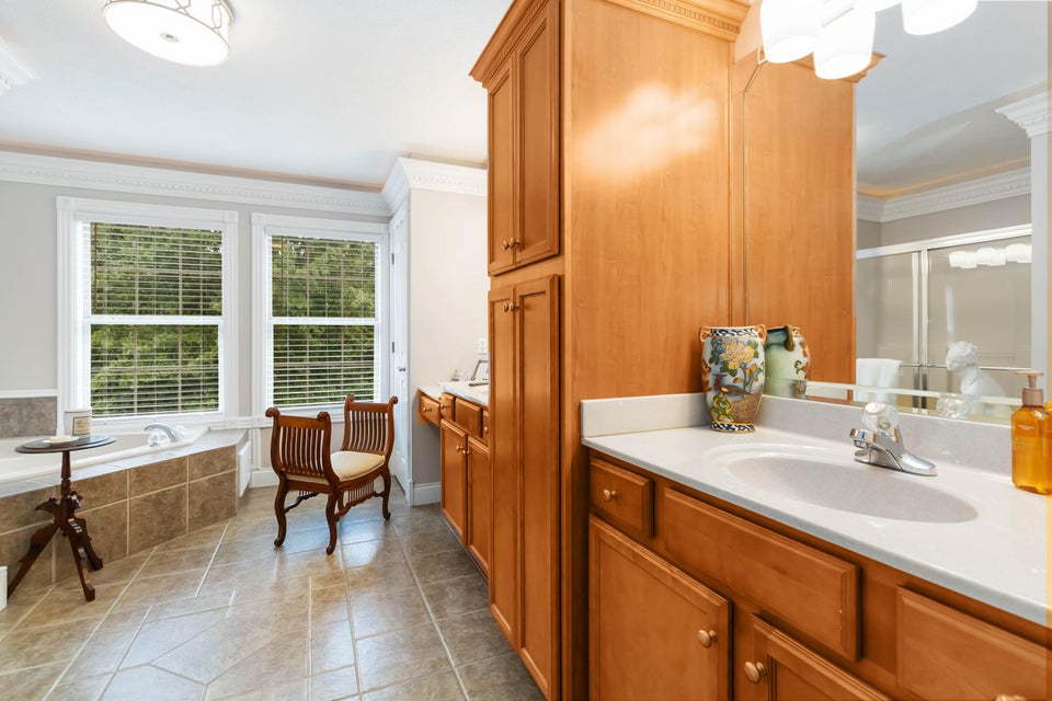 Somerset, Kentucky, 42503, United States, 4 Bedrooms Bedrooms, ,4 BathroomsBathrooms,Residential,For Sale,1976545