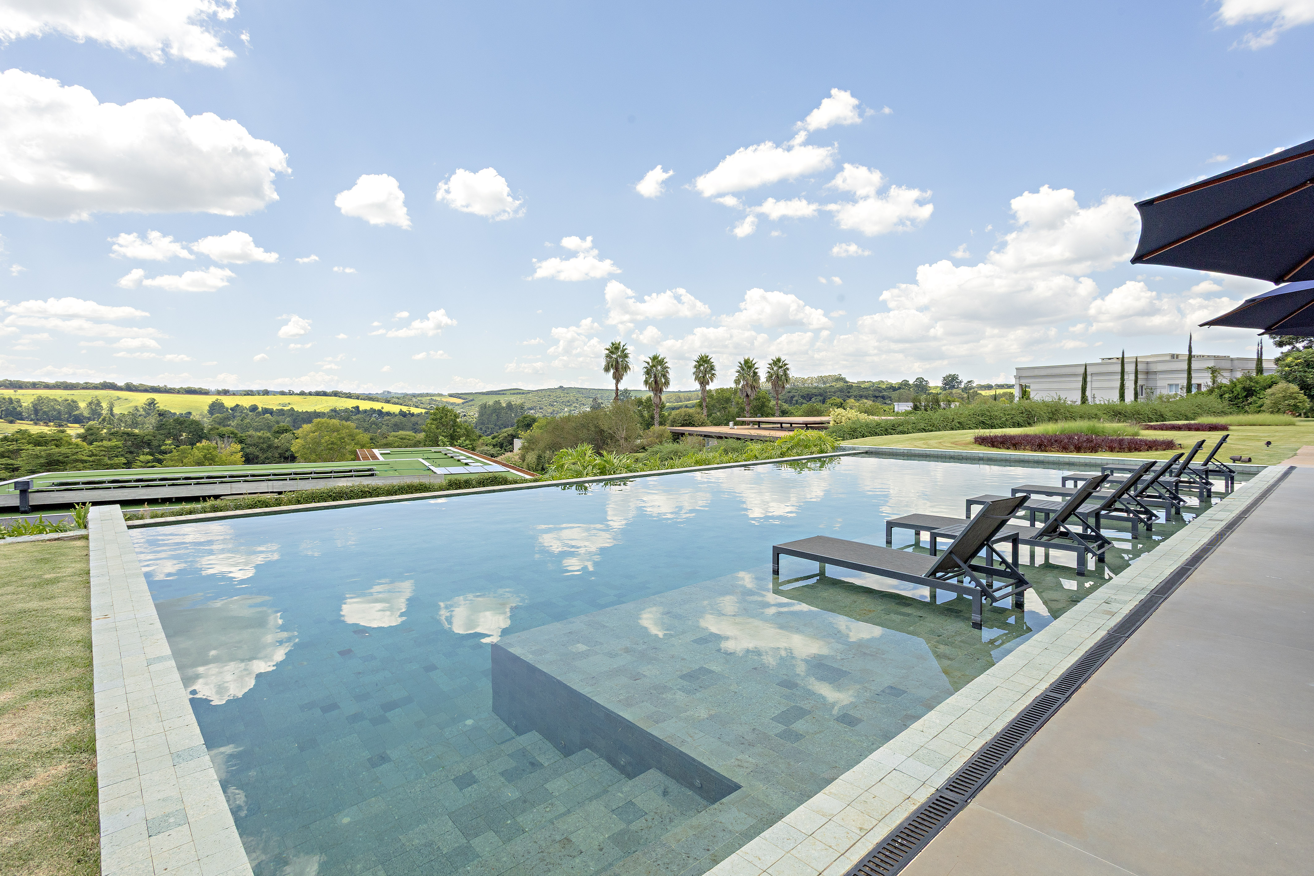  Olegário de Sá-designed residence in a privileged setting at Quinta da Baroneza - 物件實景
