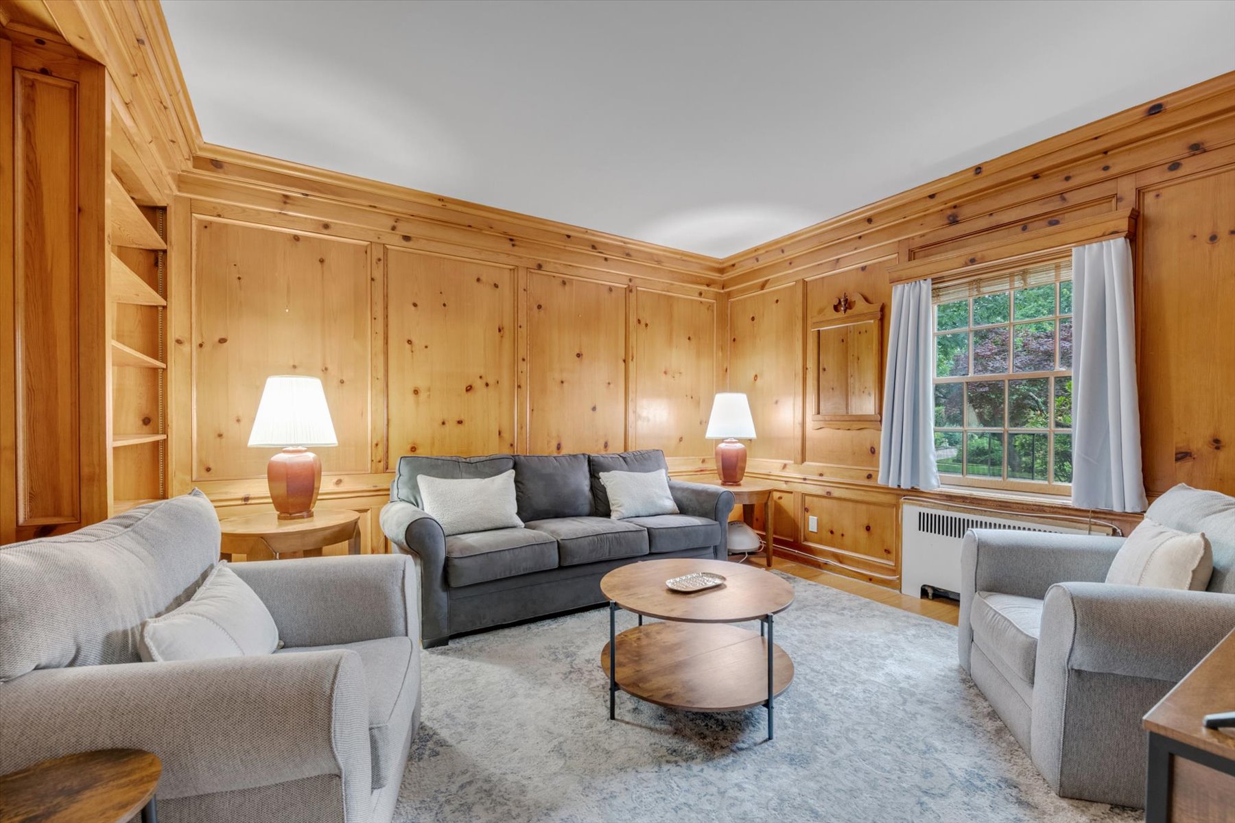  “DETACHED BRICK AND STONE HOME IN FOREST HILLS GARDENS? - 物件實景