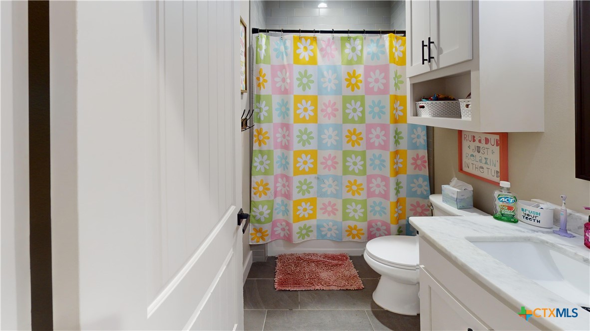 Goliad, Texas, 77963, United States, 4 Bedrooms Bedrooms, ,3 BathroomsBathrooms,Residential,For Sale,1895405