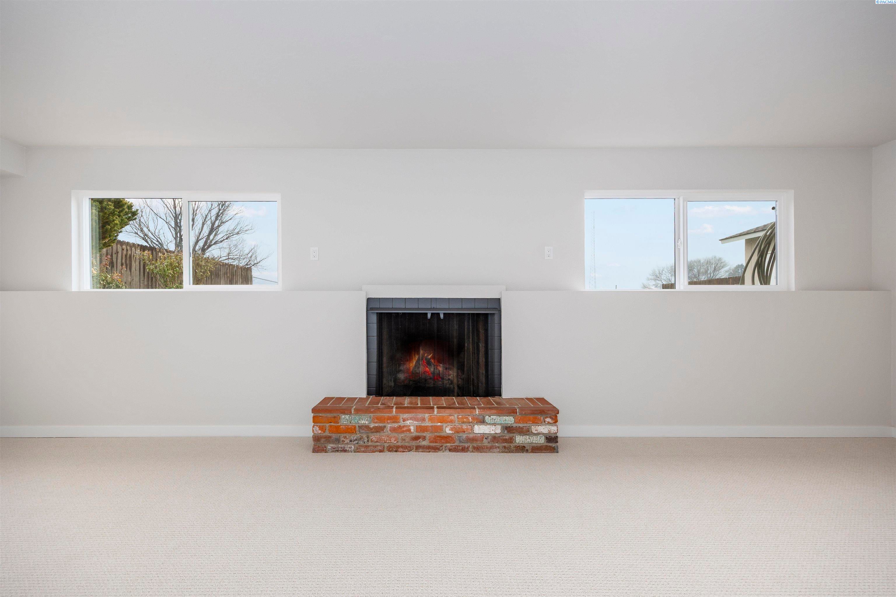 Grandview, Washington, 98930, United States, 4 Bedrooms Bedrooms, ,3 BathroomsBathrooms,Residential,For Sale,2007847