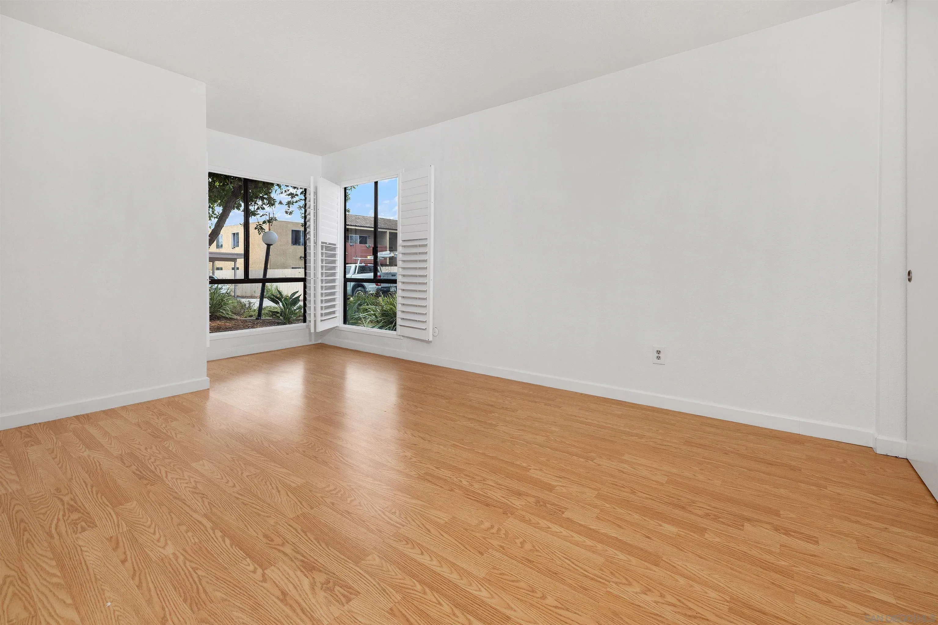 San Diego, California, 92123, United States, 3 Bedrooms Bedrooms, ,2 BathroomsBathrooms,Residential,For Sale,1897530