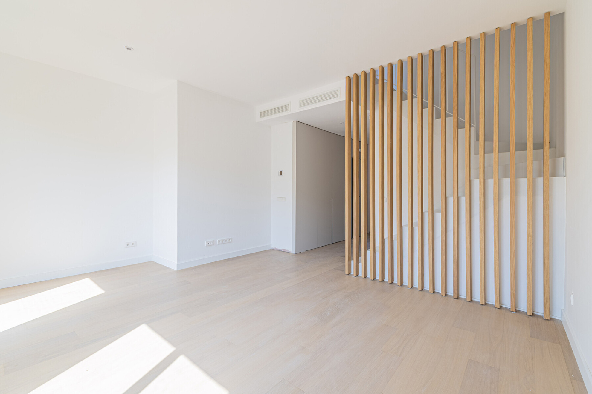  Newly constructed duplex penthouse near the beach - 物件實景