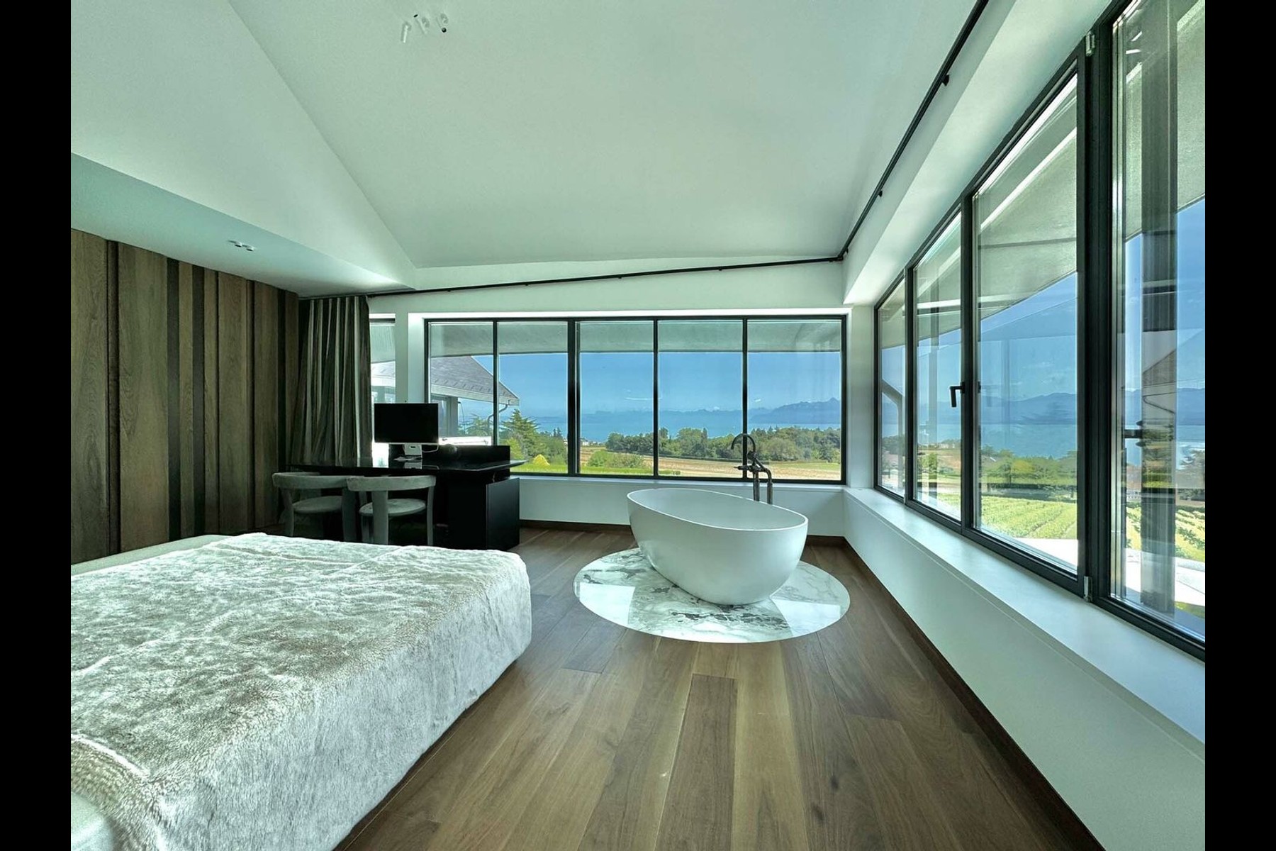  Ultra-contemporary property with lake view - 物件實景