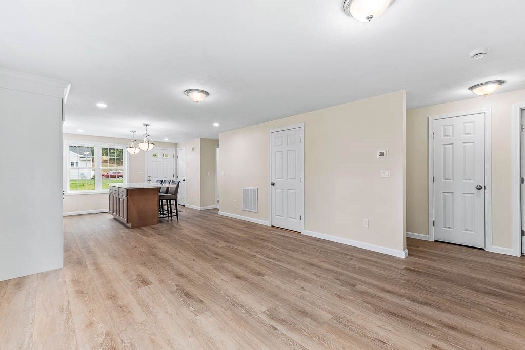 Plymouth, Massachusetts, 02360, United States, 3 Bedrooms Bedrooms, ,2 BathroomsBathrooms,Residential,For Sale,1979879