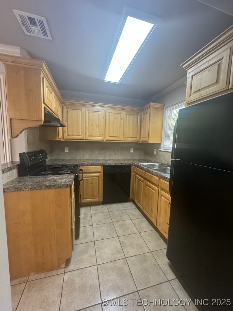 Tahlequah, Oklahoma, 74464, United States, 6 Bedrooms Bedrooms, ,8 BathroomsBathrooms,Residential,For Sale,1932775