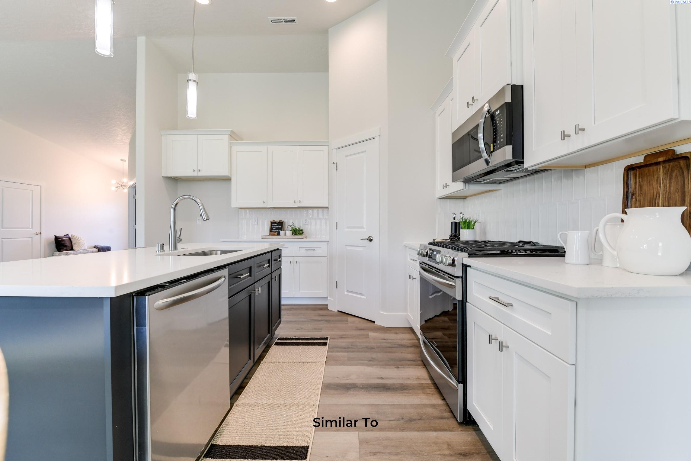 Kennewick, Washington, 99338, United States, 4 Bedrooms Bedrooms, ,2 BathroomsBathrooms,Residential,For Sale,1828278