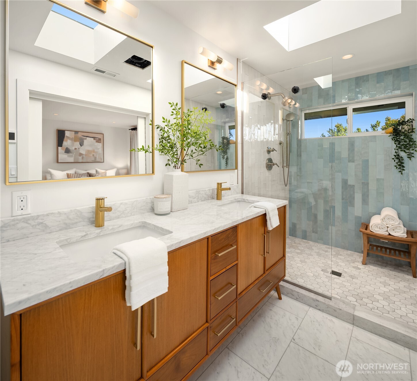 Seattle, Washington, 98177, United States, 4 Bedrooms Bedrooms, ,1 BathroomBathrooms,Residential,For Sale,1988079