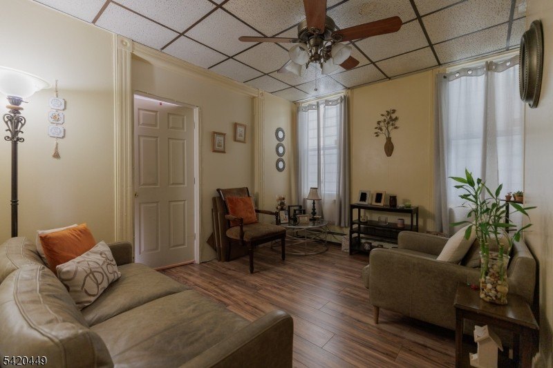 Weehawken Twp., New Jersey, 07086-5757, United States, 9 Bedrooms Bedrooms, ,4 BathroomsBathrooms,Residential,For Sale,2033780