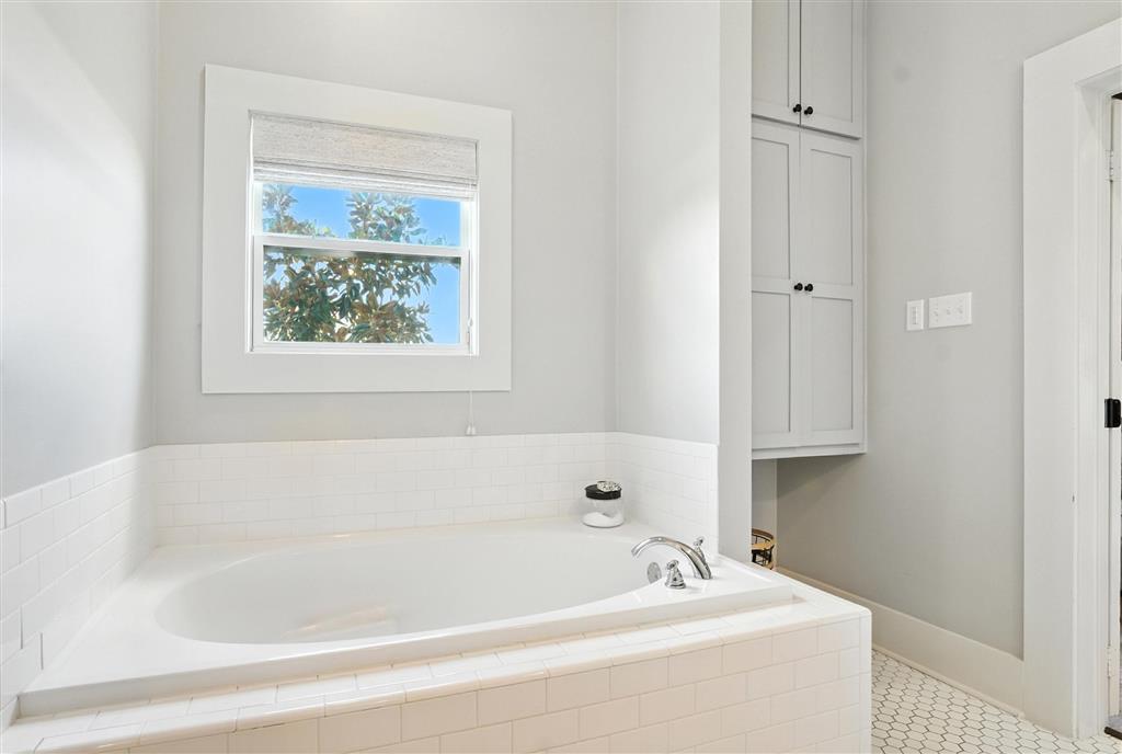 Lake Charles, Louisiana, 70605, United States, 5 Bedrooms Bedrooms, ,5 BathroomsBathrooms,Residential,For Sale,1977475
