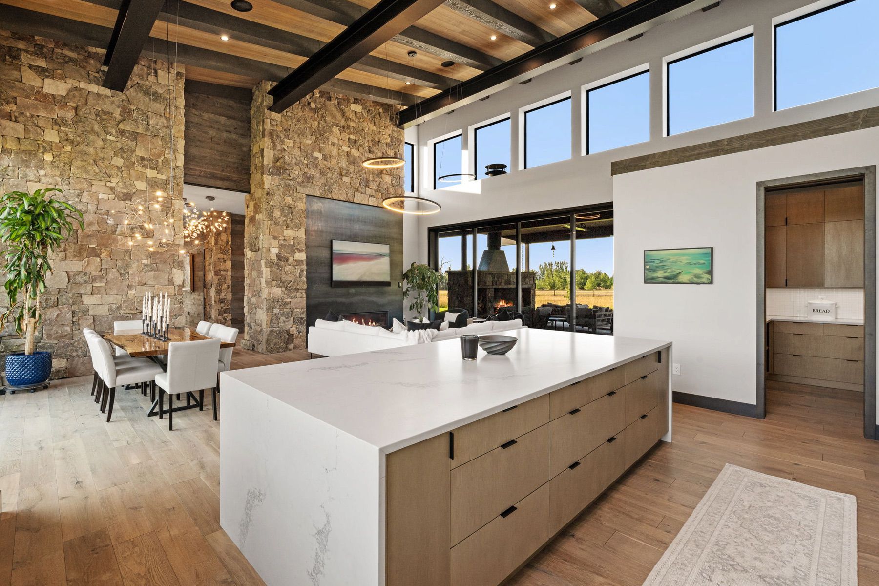  683 Cobb Hill Rd - 物件實景