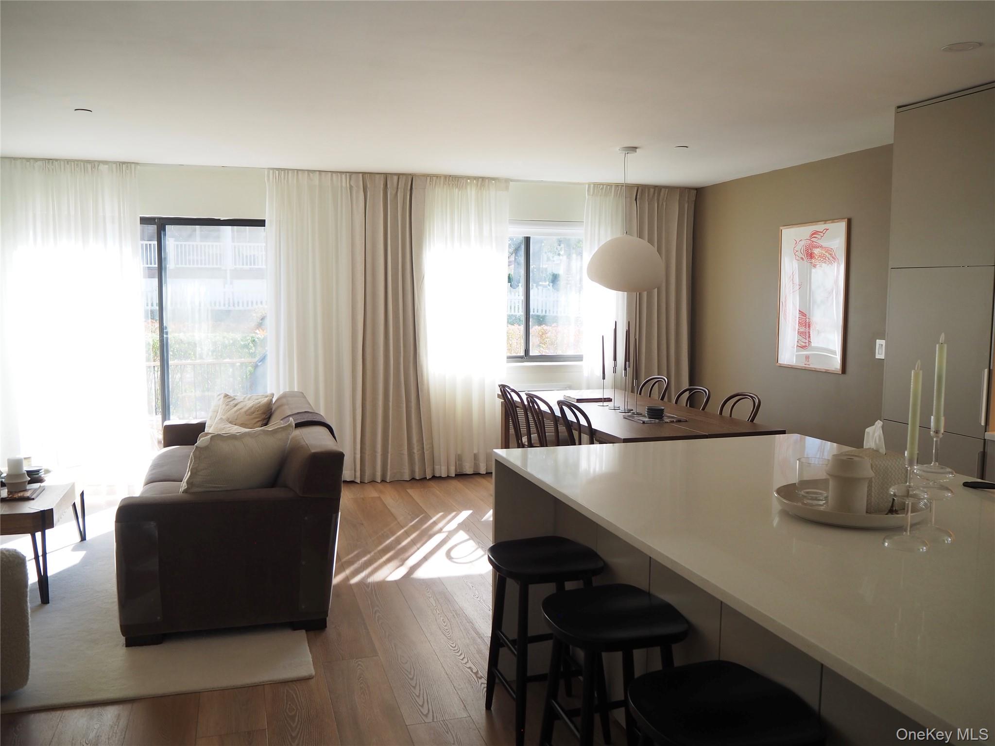 White Plains, New York, 10605, United States, 1 Bedroom Bedrooms, ,2 BathroomsBathrooms,Residential,For Sale,1988254