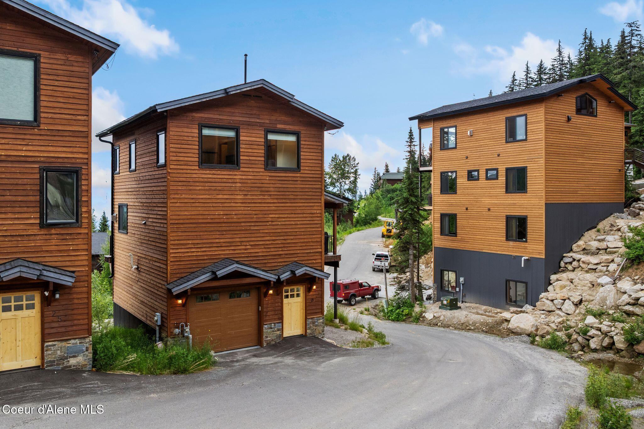 Sandpoint, Idaho, 83864, United States, 3 Bedrooms Bedrooms, ,3 BathroomsBathrooms,Residential,For Sale,1894320