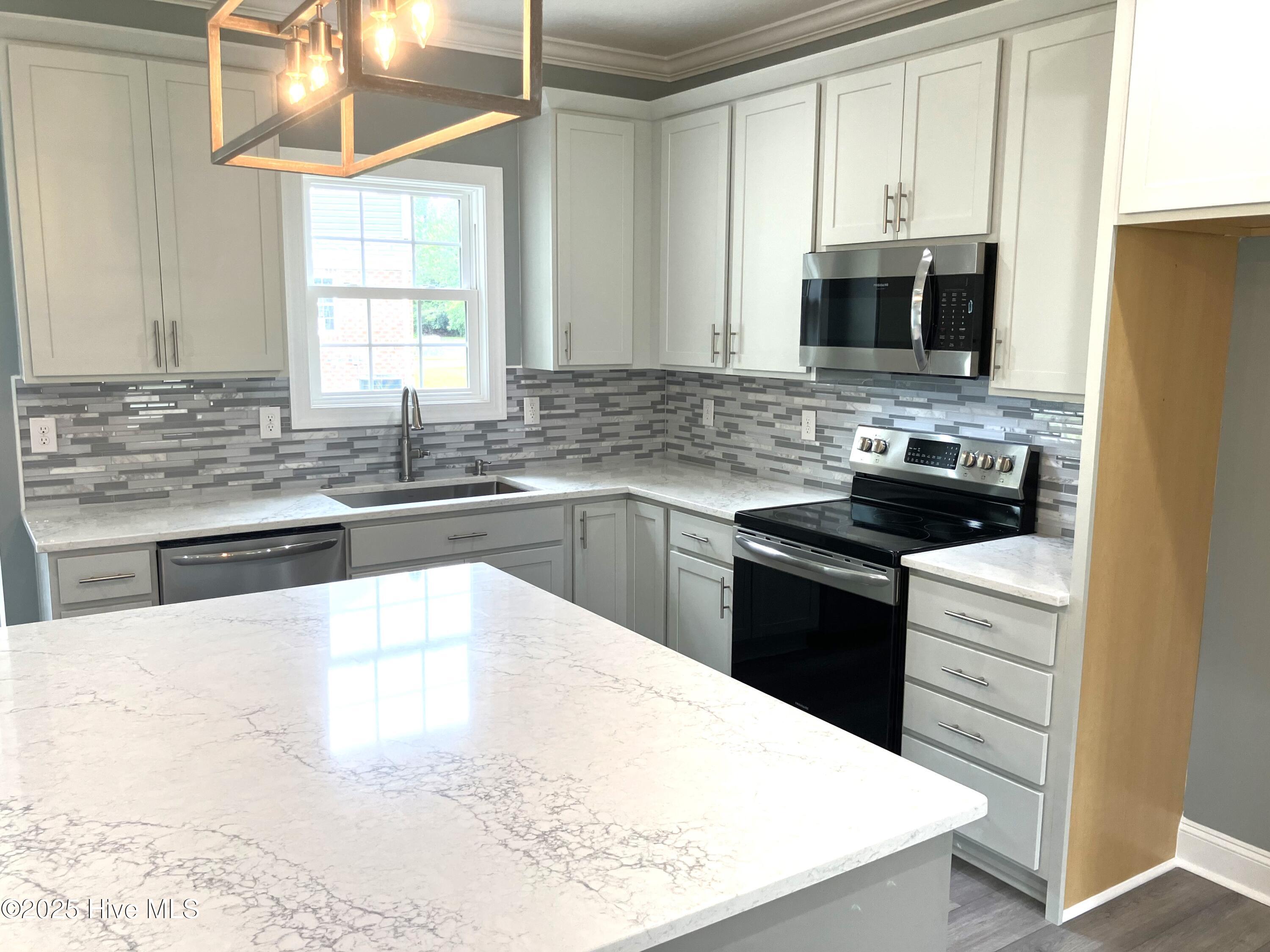 Jacksonville, North Carolina, 28546, United States, 5 Bedrooms Bedrooms, ,4 BathroomsBathrooms,Residential,For Sale,1872875