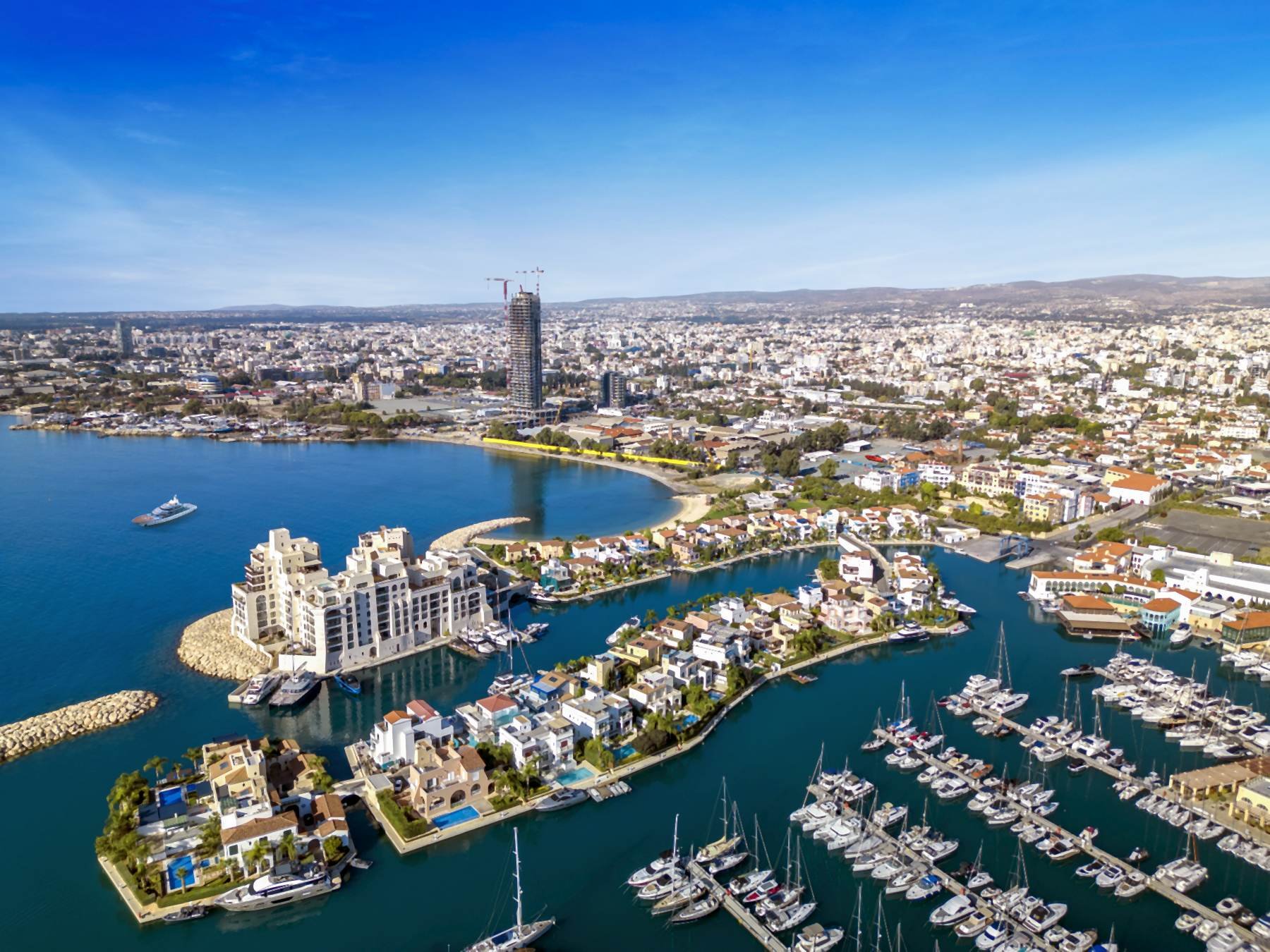  Beachfront Penthouse with a Private Terrace in Cavalli Tower Limassol - 物件實景