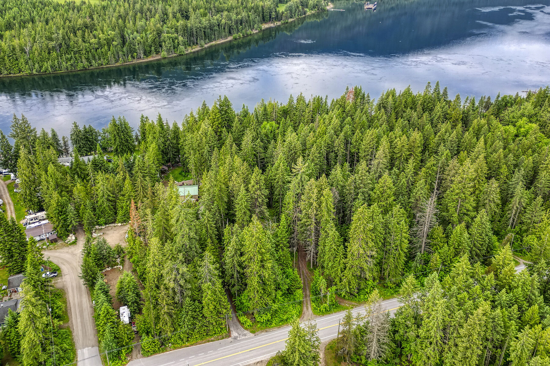  Kootenay Private Waterfront - 物件實景
