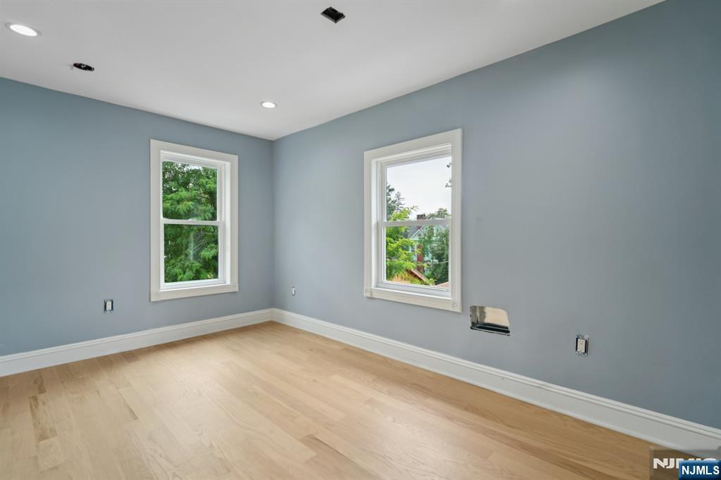 Orange, New Jersey, 07050, United States, 4 Bedrooms Bedrooms, ,5 BathroomsBathrooms,Residential,For Sale,1917747