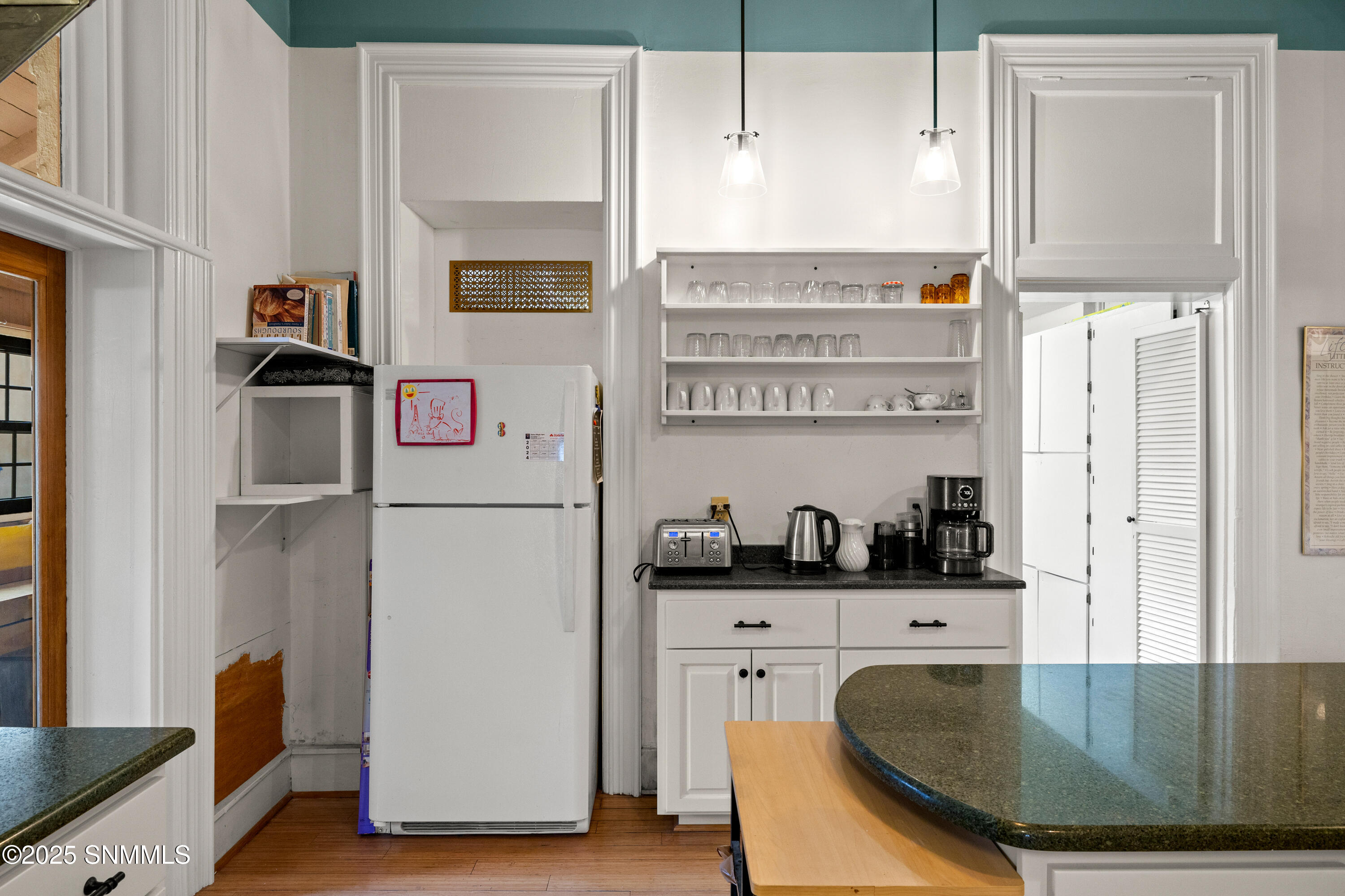 Silver City, New Mexico, 88061, United States, 5 Bedrooms Bedrooms, ,6 BathroomsBathrooms,Residential,For Sale,1986302