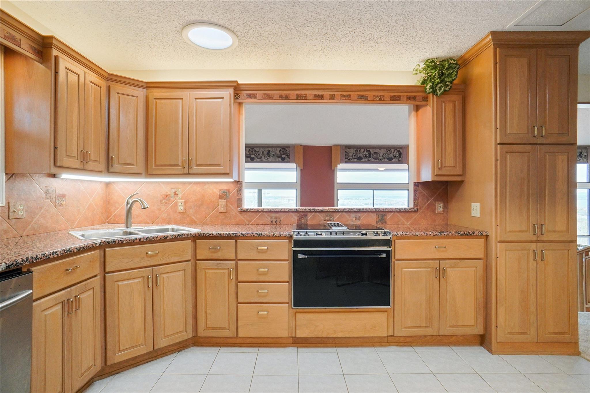 Horseshoe Bay, Texas, 78657, United States, 4 Bedrooms Bedrooms, ,4 BathroomsBathrooms,Residential,For Sale,1975051