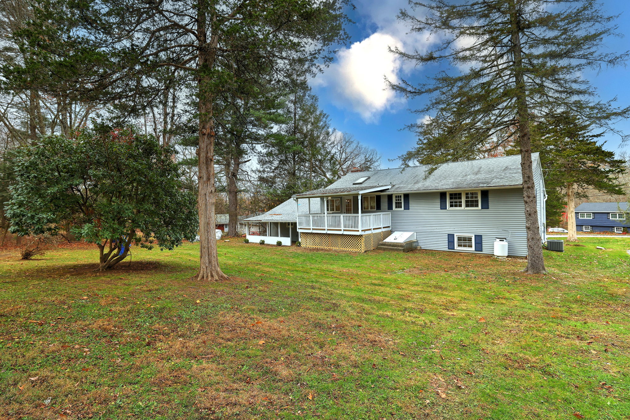 Newtown, Connecticut, 06482, United States, 4 Bedrooms Bedrooms, ,2 BathroomsBathrooms,Residential,For Sale,1990994