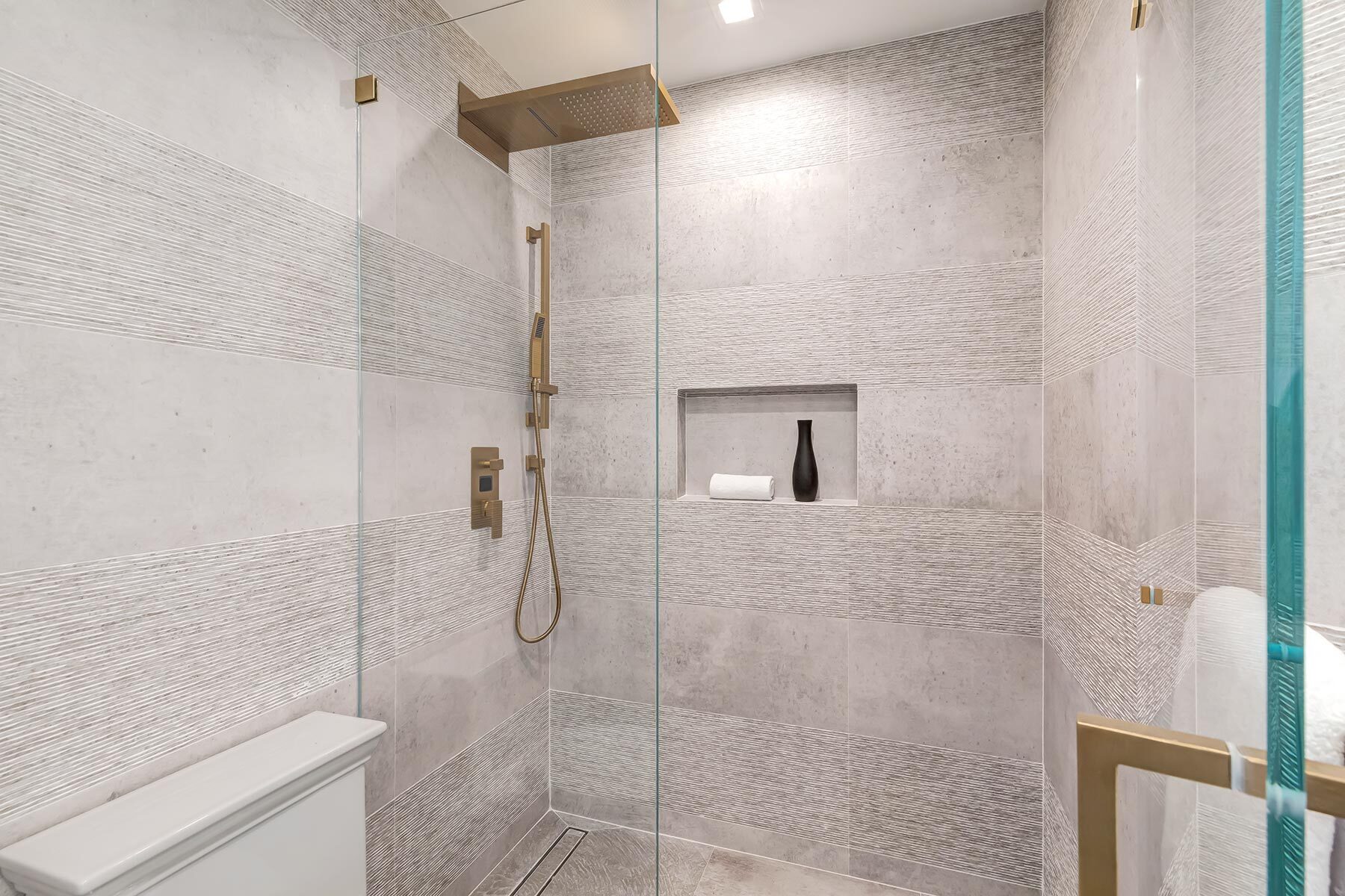  300 North Swall Drive - 物件實景