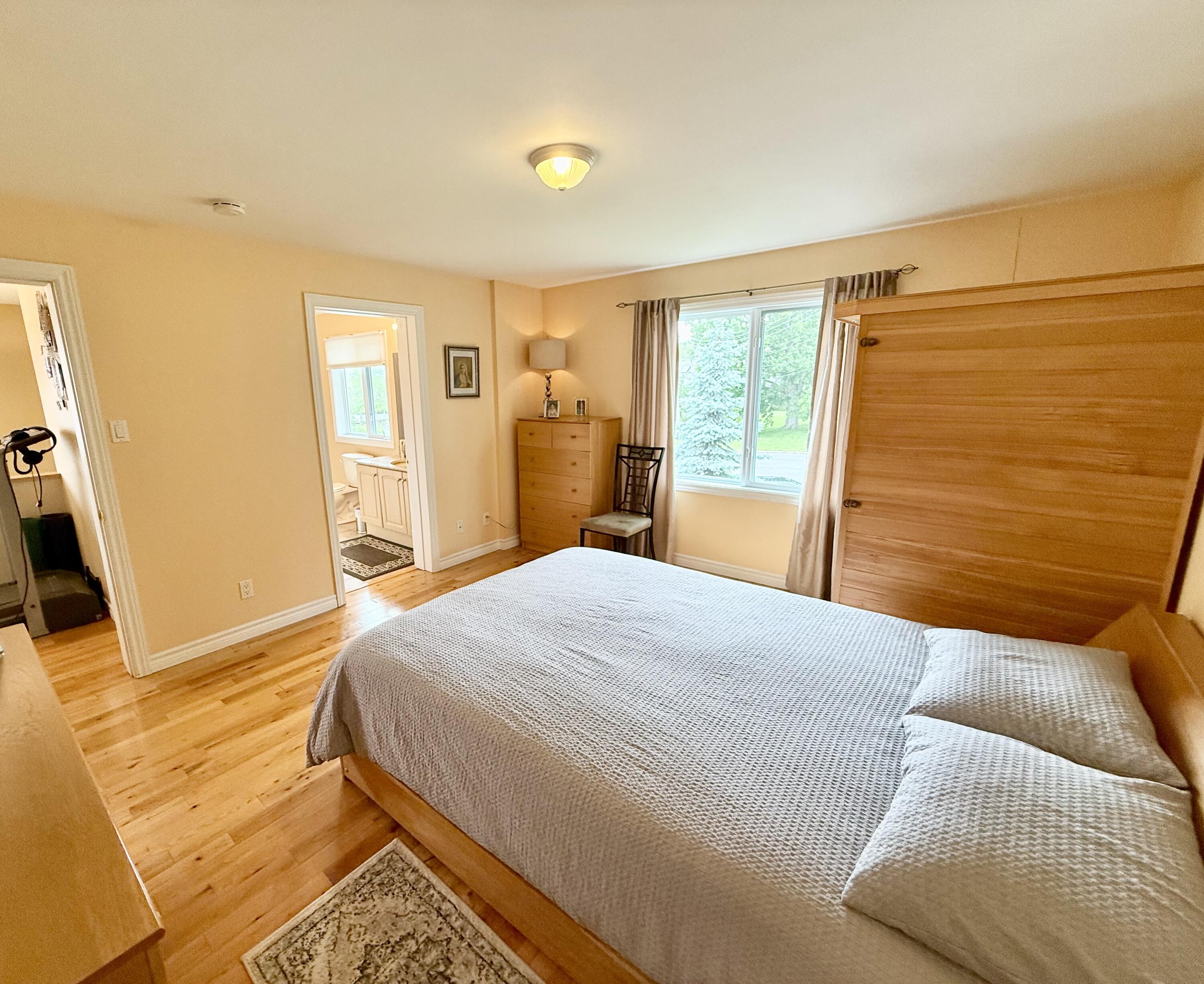 Plattsburgh, New York, 12901, United States, 3 Bedrooms Bedrooms, ,3 BathroomsBathrooms,Residential,For Sale,1944740