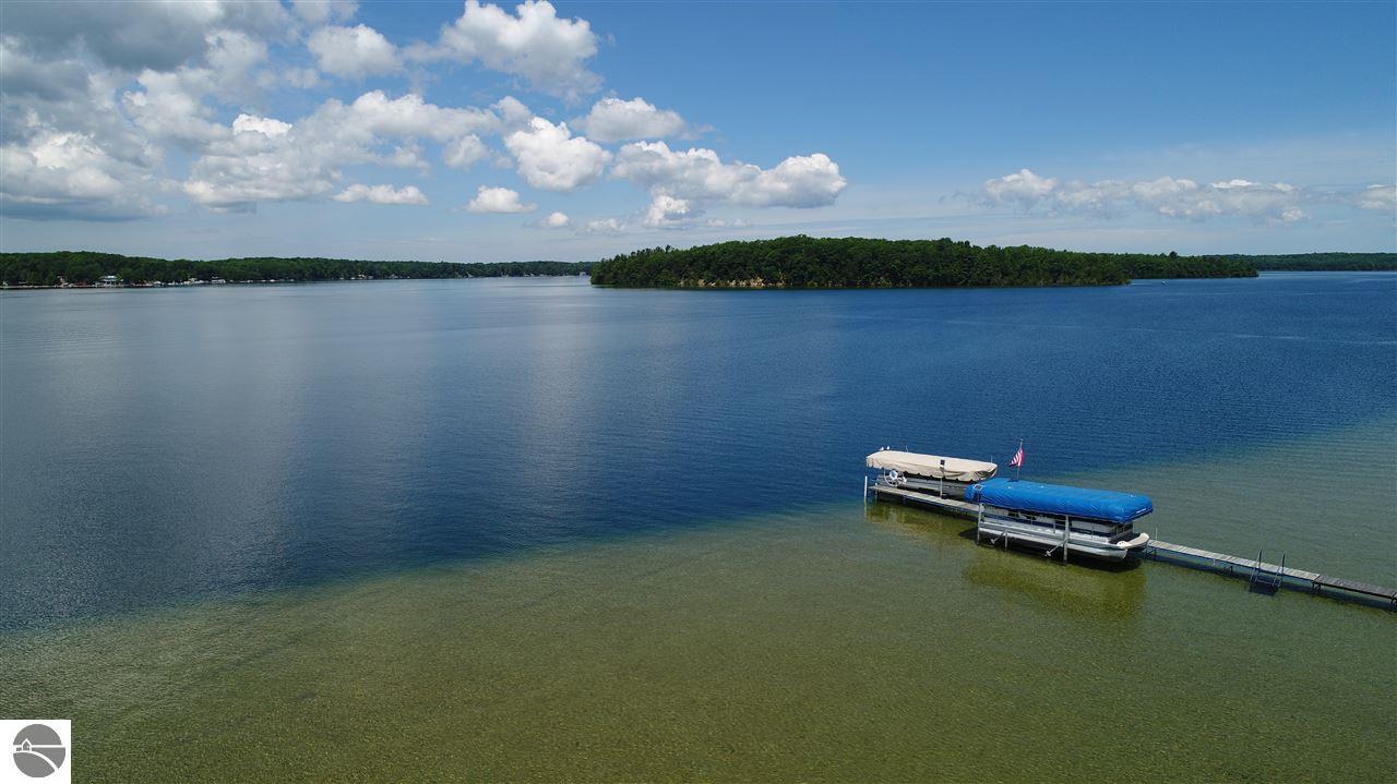 Traverse City, Michigan, 49685, United States, 3 Bedrooms Bedrooms, ,3 BathroomsBathrooms,Residential,For Sale,1988972