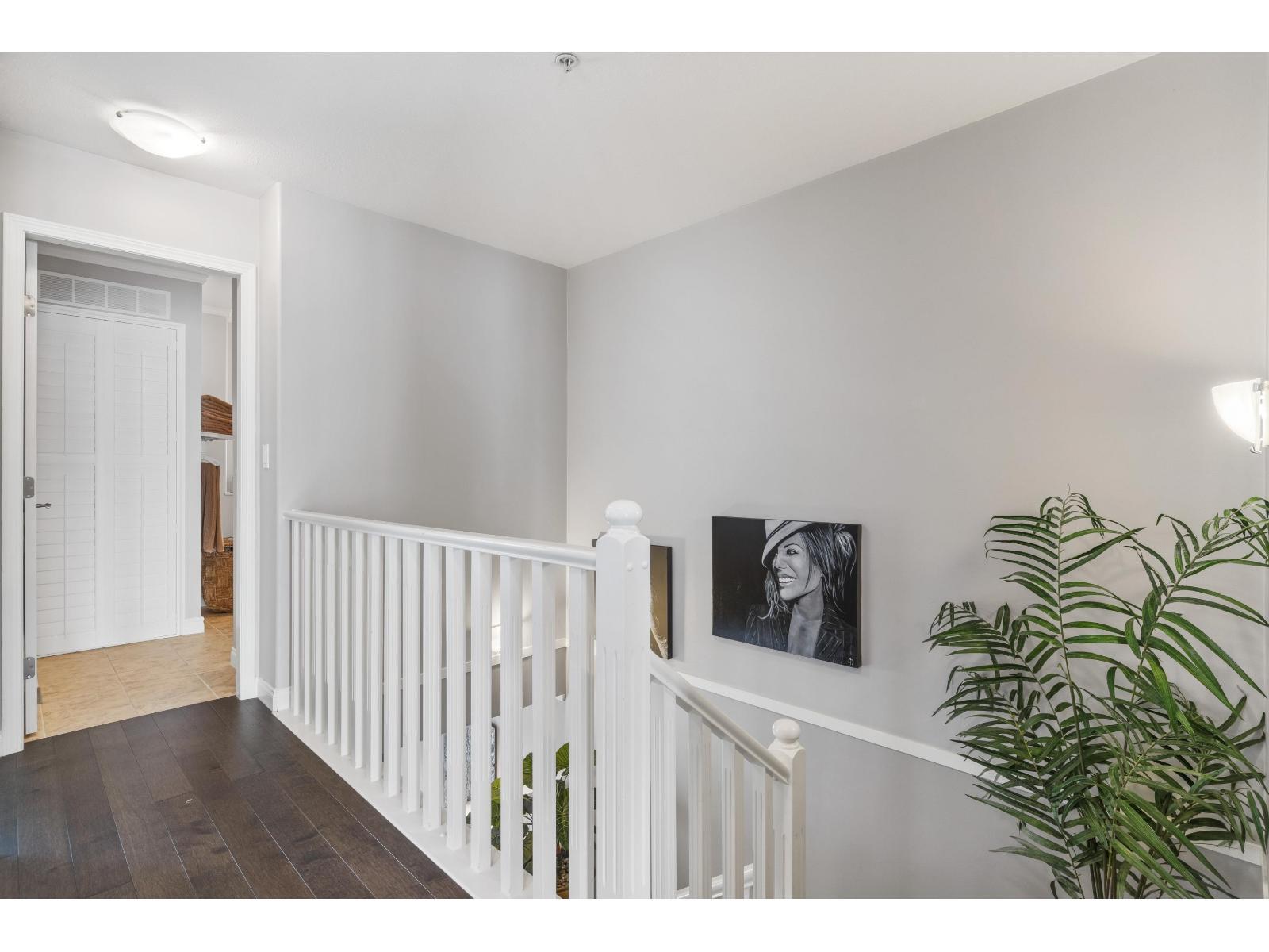 WHITE ROCK, British Columbia, V4B 3T4, CA, 3 Bedrooms Bedrooms, ,4 BathroomsBathrooms,Residential,For Sale,1949298