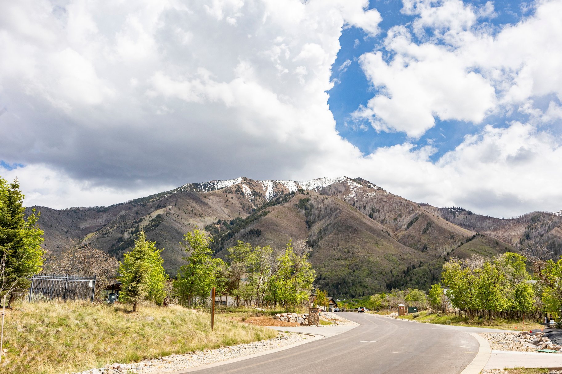  Mountain Contemporary Masterpiece with Panoramic Summit Creek Views - 物件實景