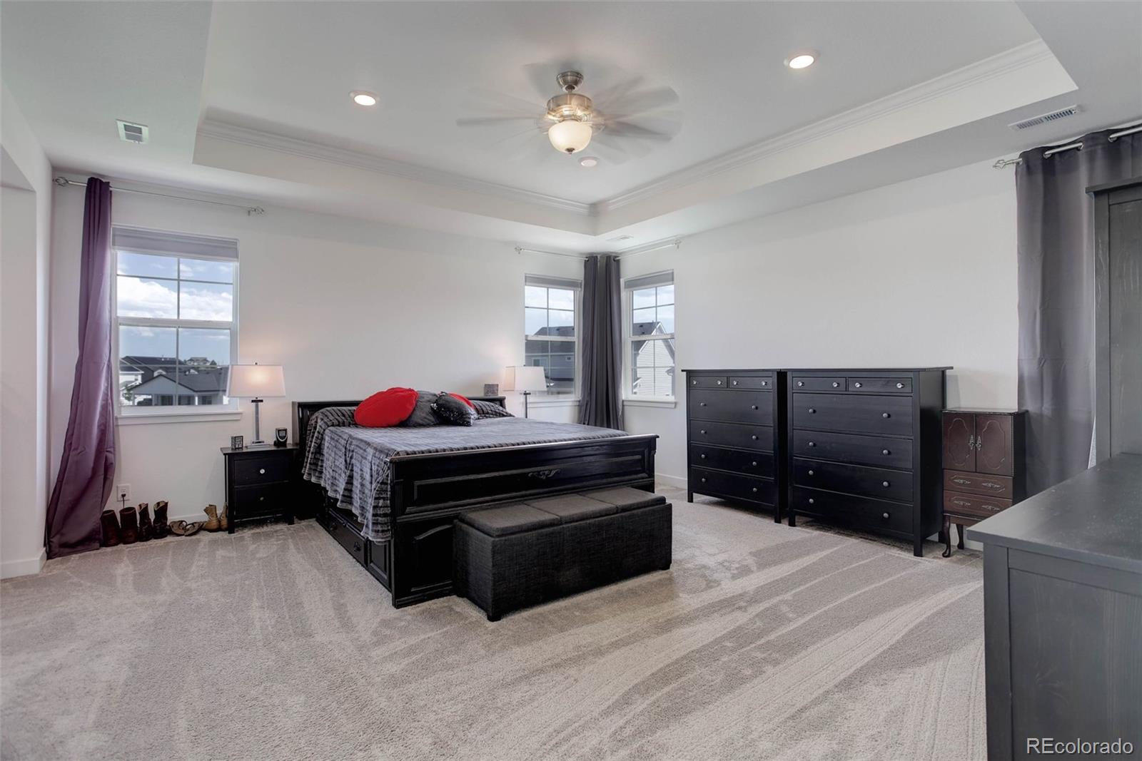 Aurora, Colorado, 80016, United States, 5 Bedrooms Bedrooms, ,2 BathroomsBathrooms,Residential,For Sale,1819057