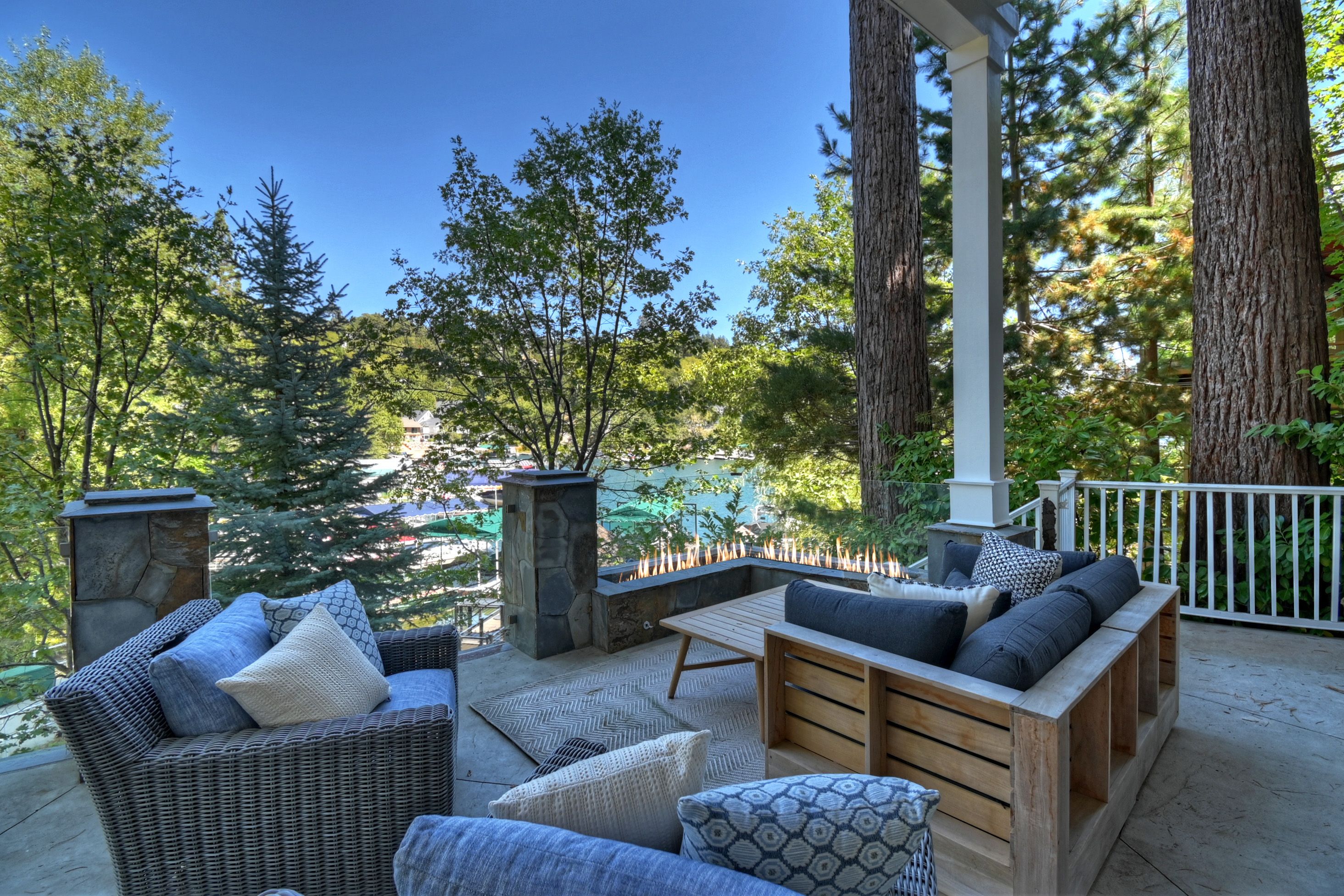  27567 W Shore Road, Lake Arrowhead, CA 92352 - 物件實景