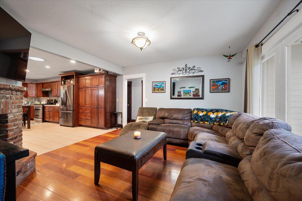 Lompoc, California, 93436, United States, 3 Bedrooms Bedrooms, ,4 BathroomsBathrooms,Residential,For Sale,1996759