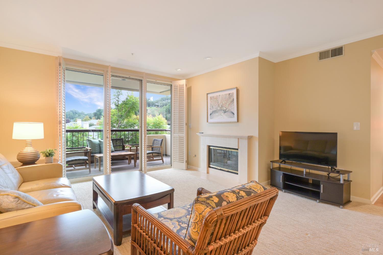 San Rafael, California, 94903, United States, 2 Bedrooms Bedrooms, ,2 BathroomsBathrooms,Residential,For Sale,1987659