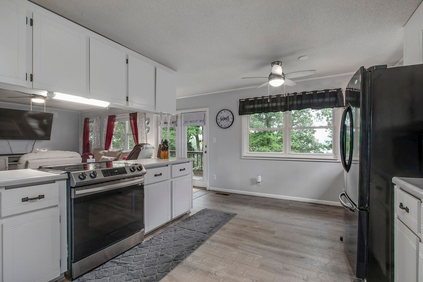 Harriman, Tennessee, 37748, United States, 3 Bedrooms Bedrooms, ,3 BathroomsBathrooms,Residential,For Sale,2011405