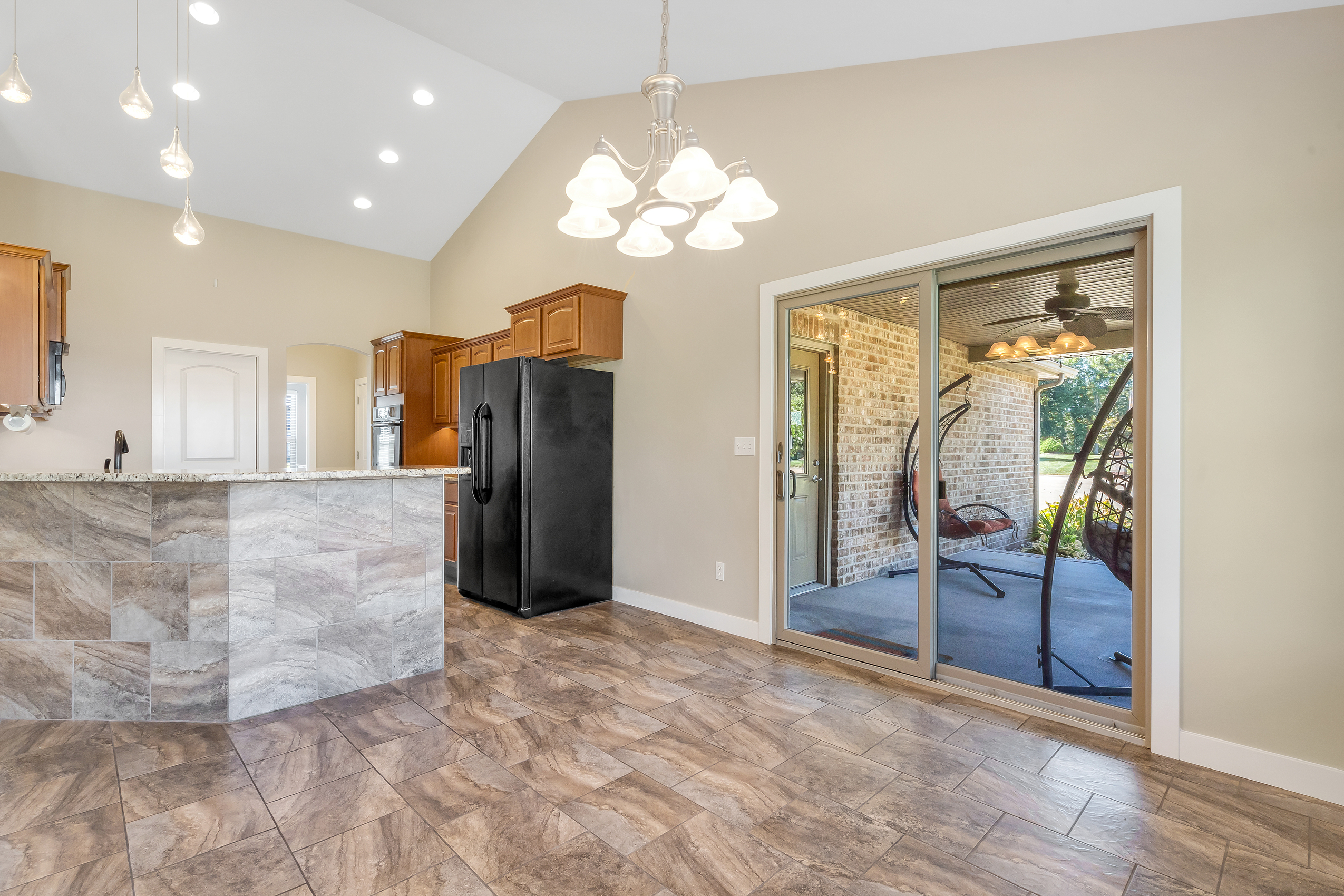 Waterloo, Illinois, 62298, United States, 5 Bedrooms Bedrooms, ,4 BathroomsBathrooms,Residential,For Sale,1978838