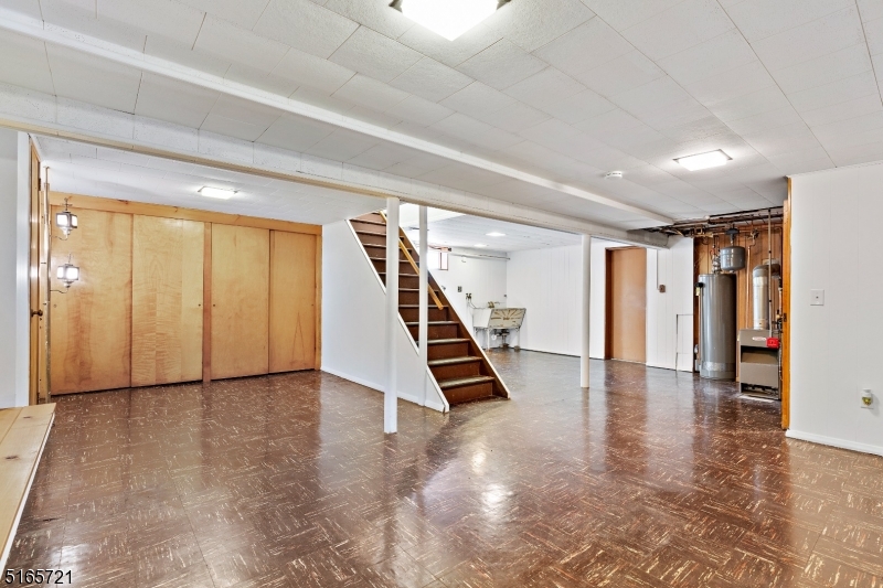 Clifton City, New Jersey, 07013-1523, United States, 3 Bedrooms Bedrooms, ,1 BathroomBathrooms,Residential,For Sale,1944968