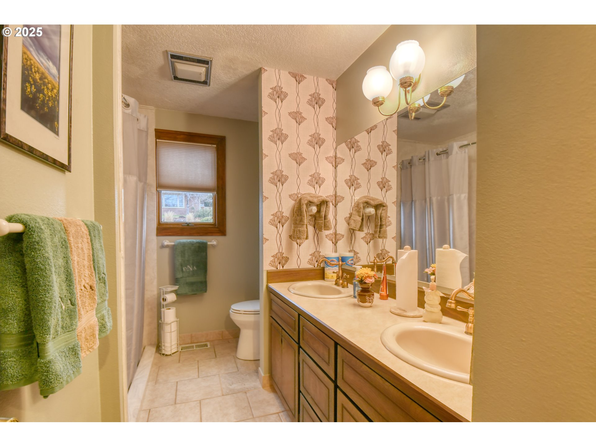 Pendleton, Oregon, 97801, United States, 5 Bedrooms Bedrooms, ,5 BathroomsBathrooms,Residential,For Sale,1691244