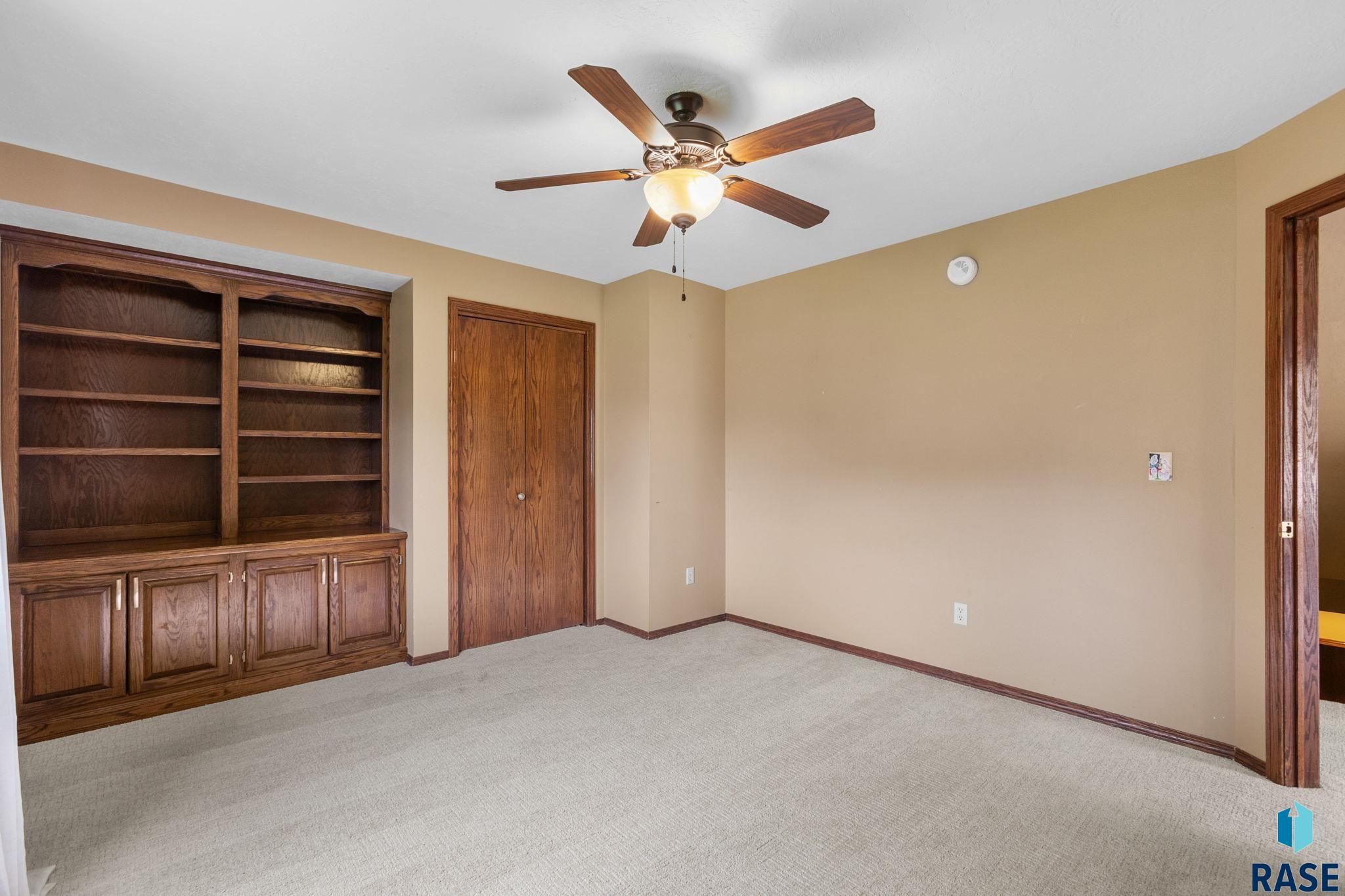 Sioux Falls, South Dakota, 57103, United States, 5 Bedrooms Bedrooms, ,2 BathroomsBathrooms,Residential,For Sale,1908912