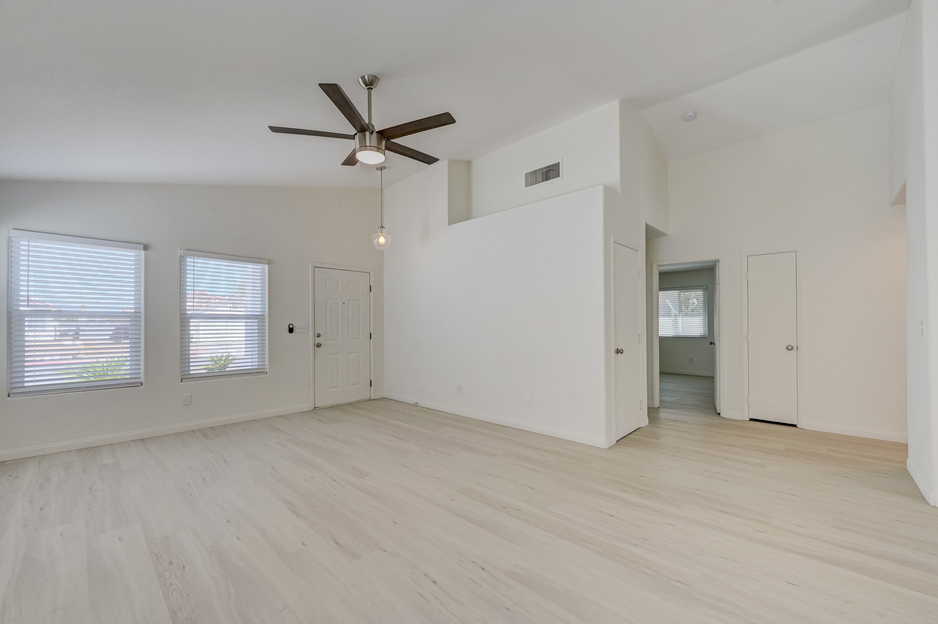  Newly Updated 3 Bed 2 Bath - 物件實景