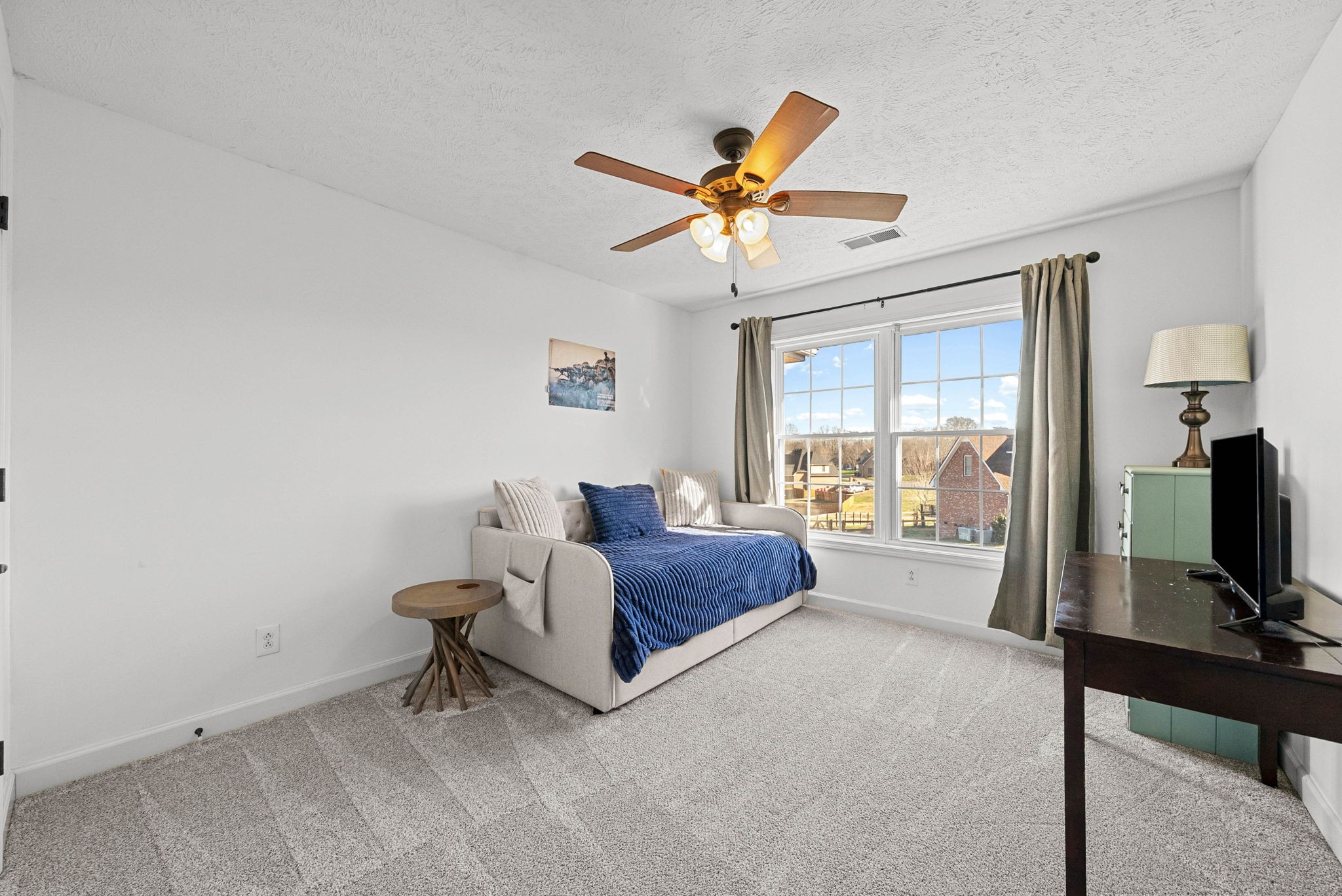 Clarksville, Tennessee, 37043, United States, 5 Bedrooms Bedrooms, ,3 BathroomsBathrooms,Residential,For Sale,2009051