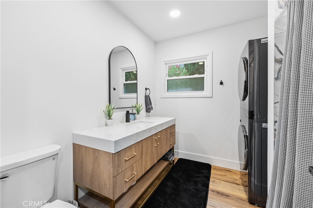 Woodland Hills, California, 91364, United States, 3 Bedrooms Bedrooms, ,2 BathroomsBathrooms,Residential,For Sale,1902441