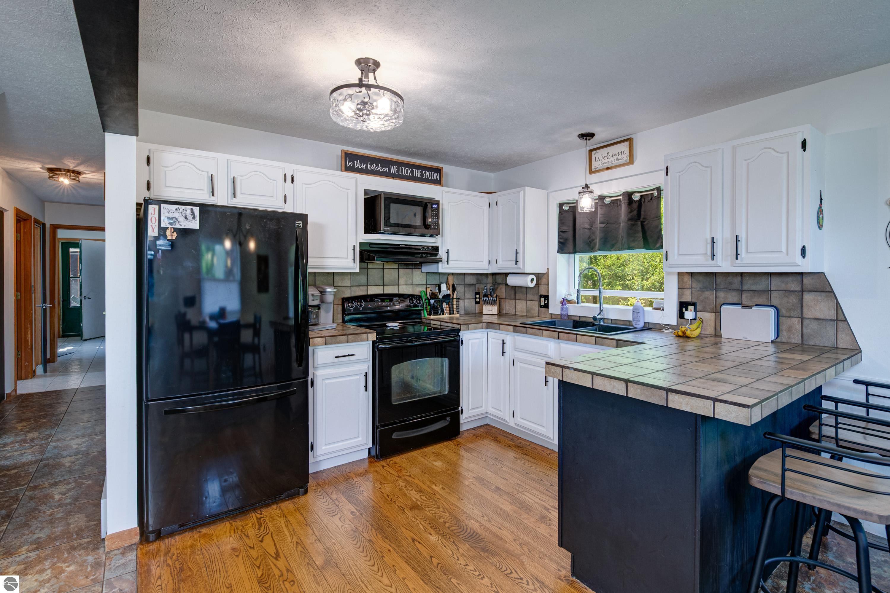 Cedar, Michigan, 49621, United States, 4 Bedrooms Bedrooms, ,2 BathroomsBathrooms,Residential,For Sale,1917119