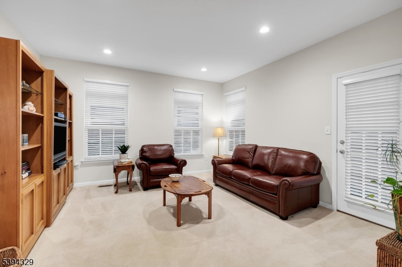 Bernards Twp., New Jersey, 07920, United States, 5 Bedrooms Bedrooms, ,3 BathroomsBathrooms,Residential,For Sale,1992949