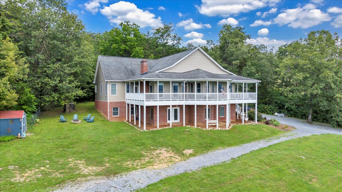 Buchanan, Virginia, 24066, United States, 5 Bedrooms Bedrooms, ,4 BathroomsBathrooms,Residential,For Sale,1900741