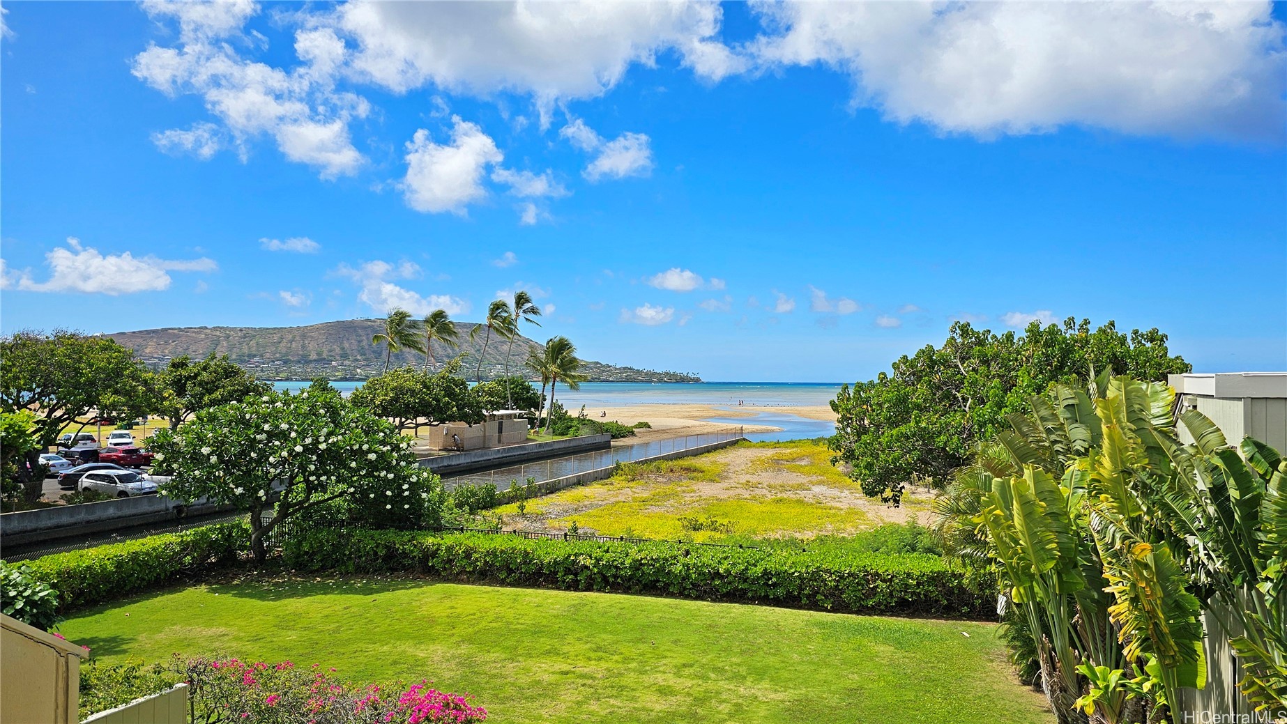 Honolulu, Hawaii, 96821, United States, 2 Bedrooms Bedrooms, ,3 BathroomsBathrooms,Residential,For Sale,1838475